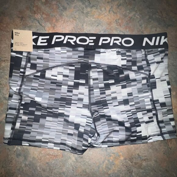 Nike Pro Dri-Fit Compression‎ Shorts XXL Black & Gray Digital Pattern - Picture 2 of 9